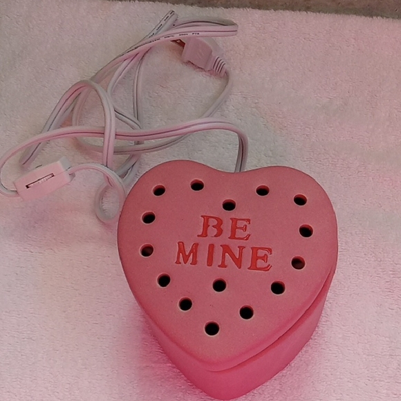 Scentsy Be Mine Pin Wax Warmer - Picture 2 of 4
